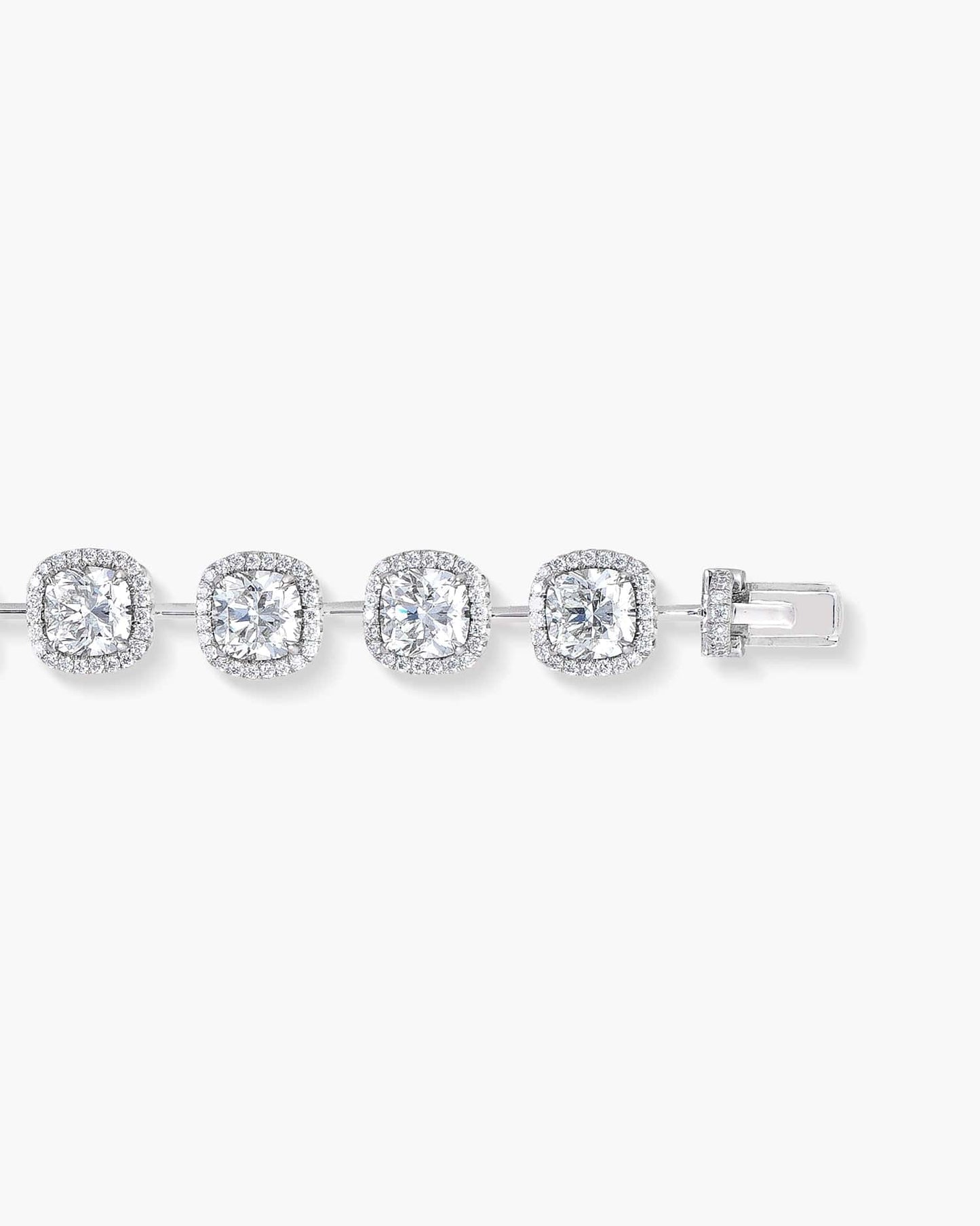 Cushion Cut and Round Brilliant Cut Diamond Bracelet (0.70 carat)