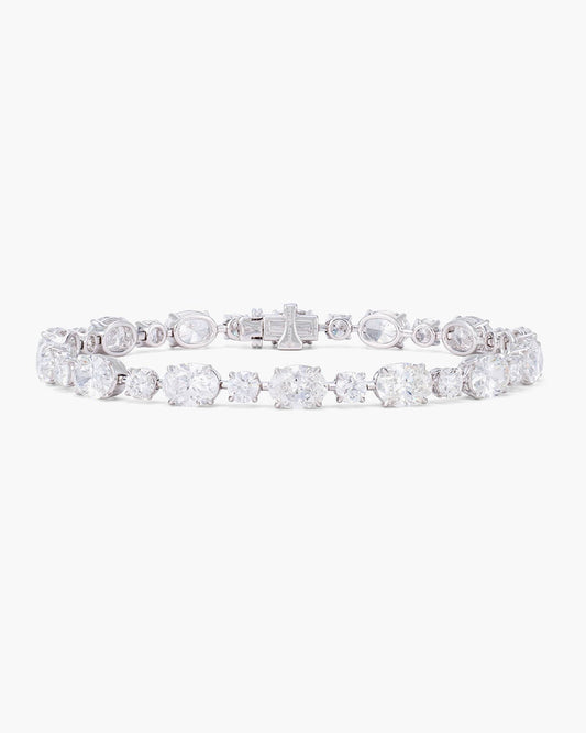 Oval Shape and Round Brilliant Cut Diamond Bracelet (0.70 carat)