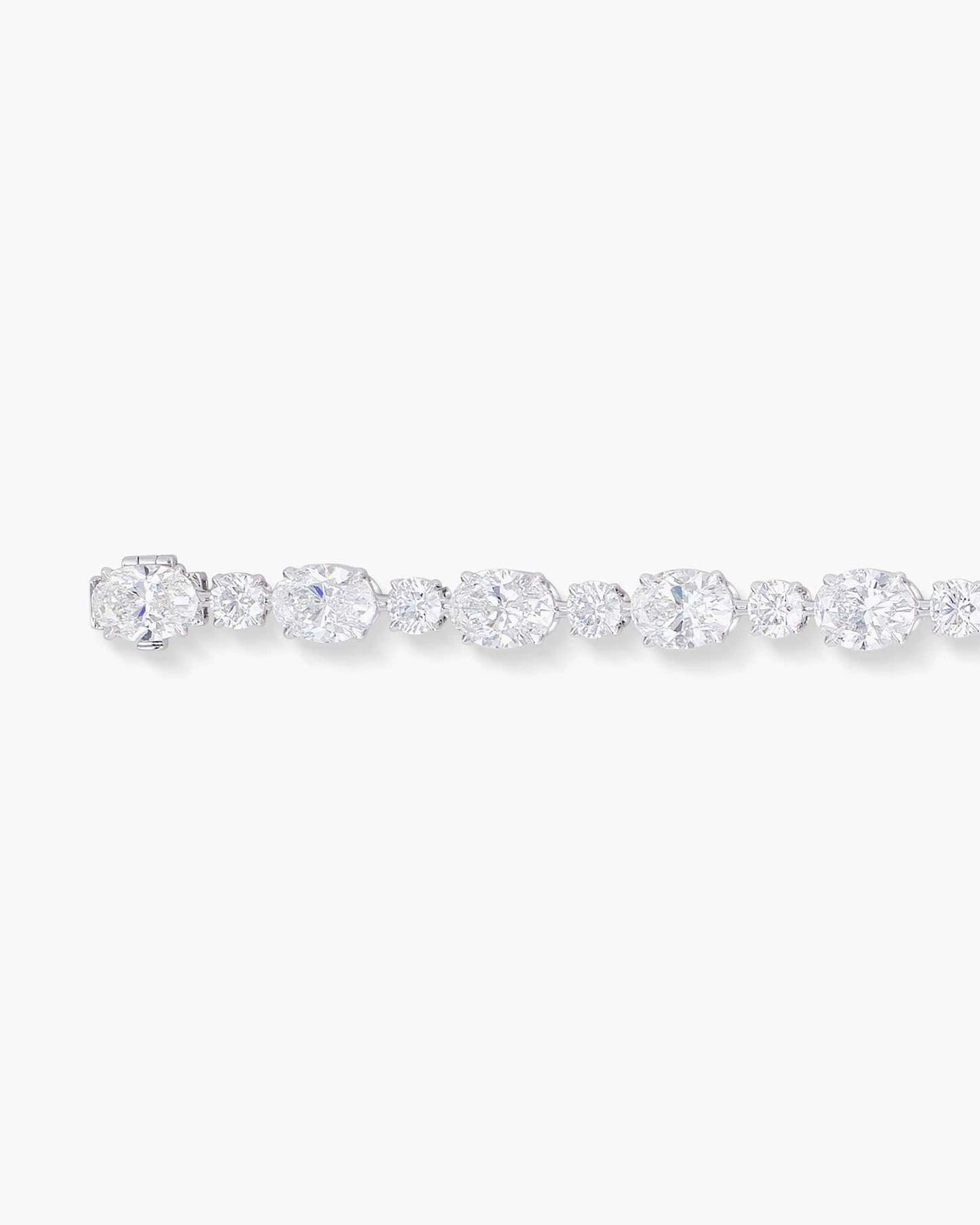 Oval Shape and Round Brilliant Cut Diamond Bracelet (0.70 carat)