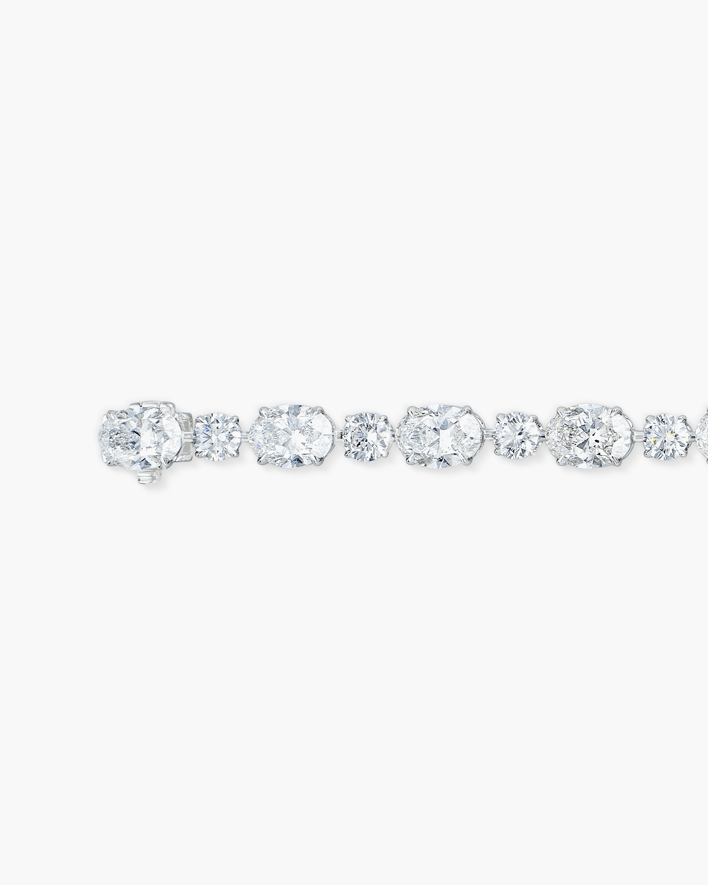 Oval Shape and Round Brilliant Cut Diamond Bracelet (1.00 carat)