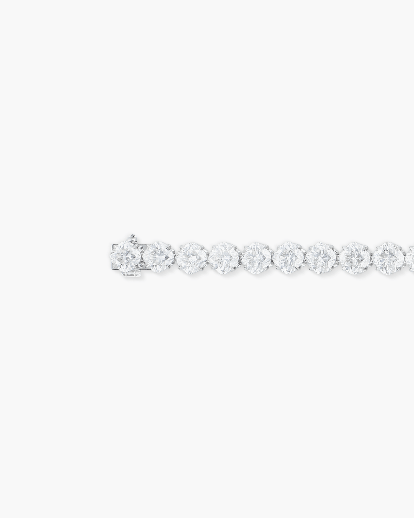 15.65 carat Cushion Cut Diamond Bracelet (0.50 carat)