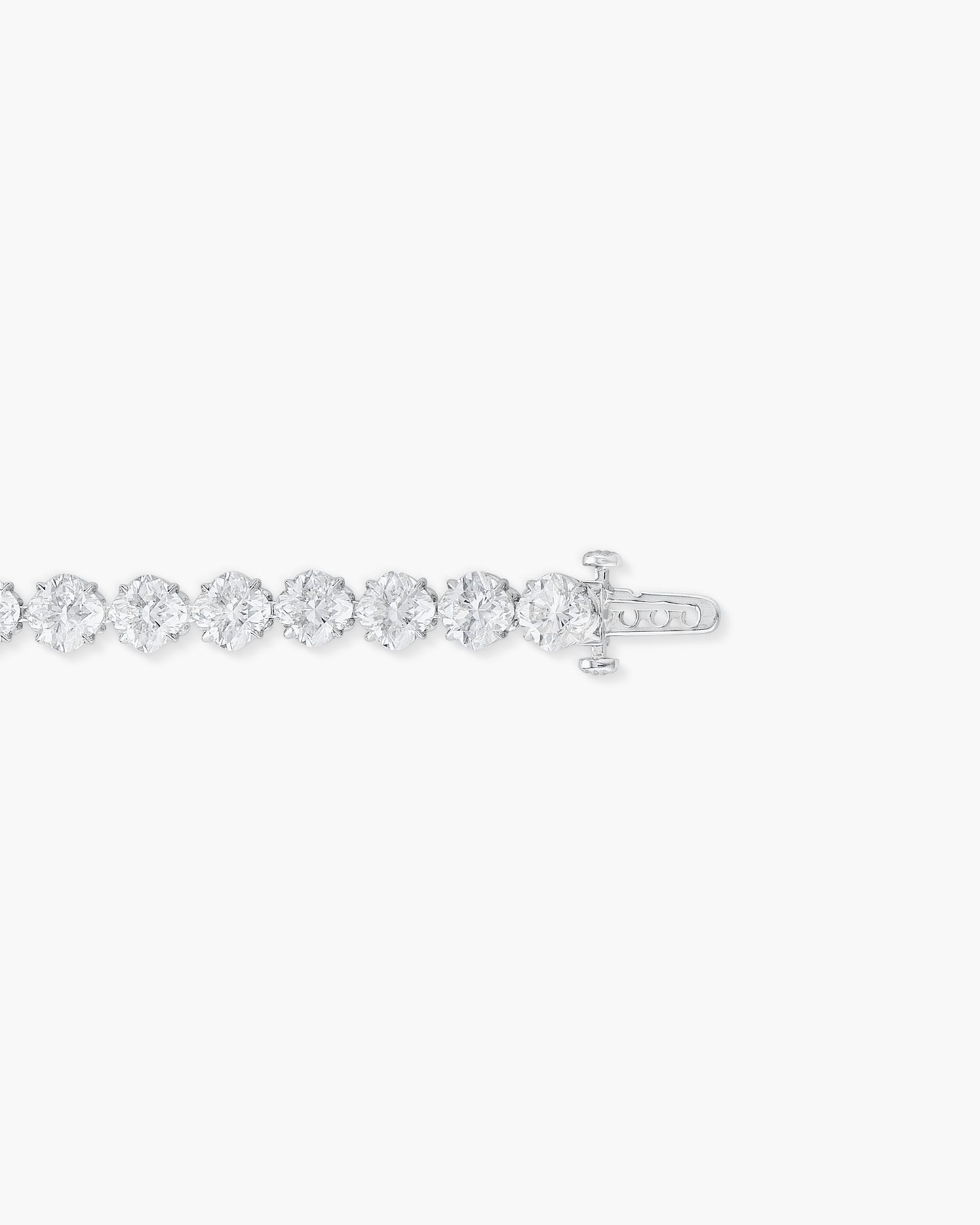 15.65 carat Cushion Cut Diamond Bracelet (0.50 carat)