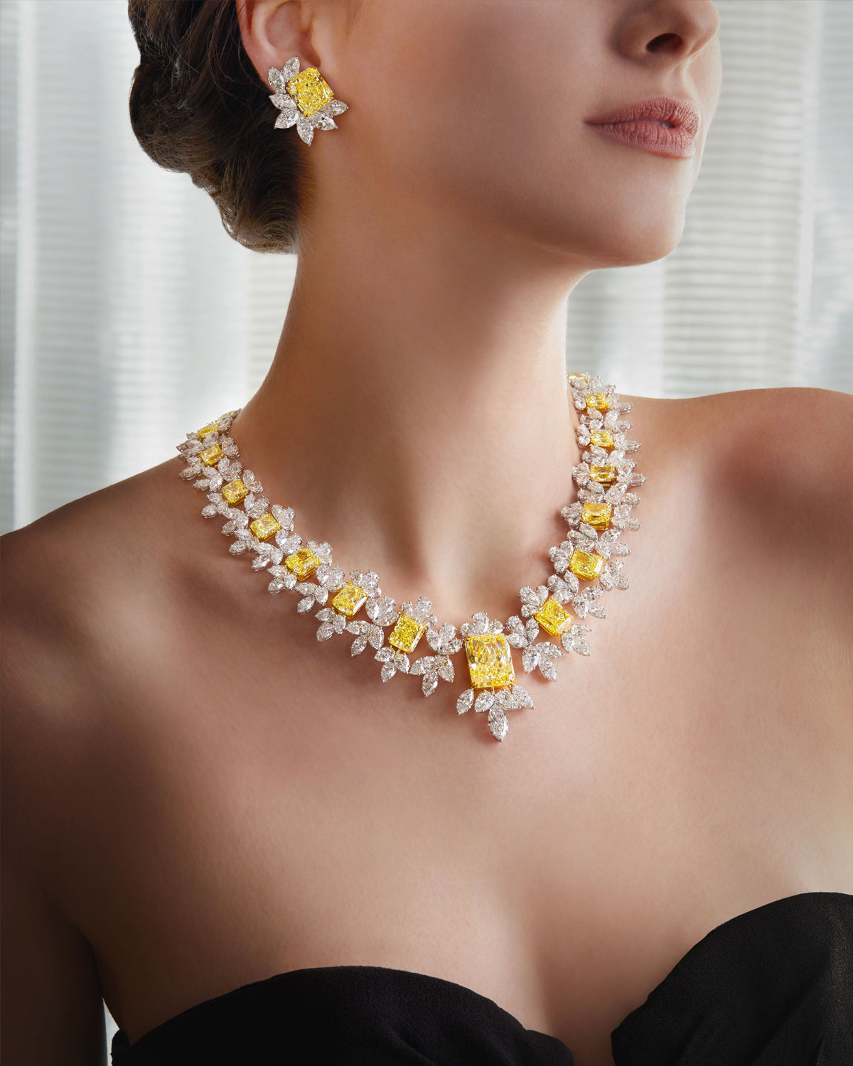 Browse all Yellow DiamondHigh Jewellery