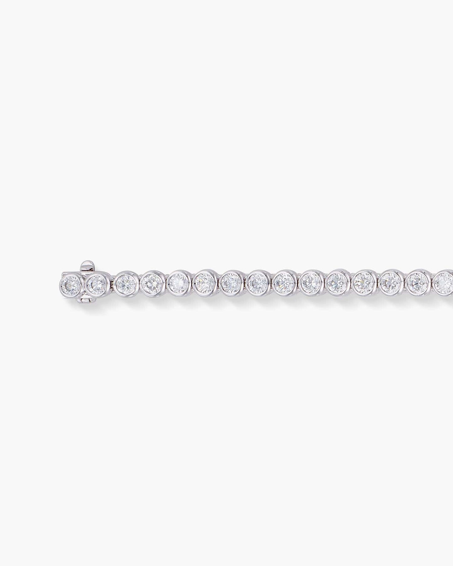 Round Brilliant Cut Diamond White Gold Bracelet (0.08 carat)