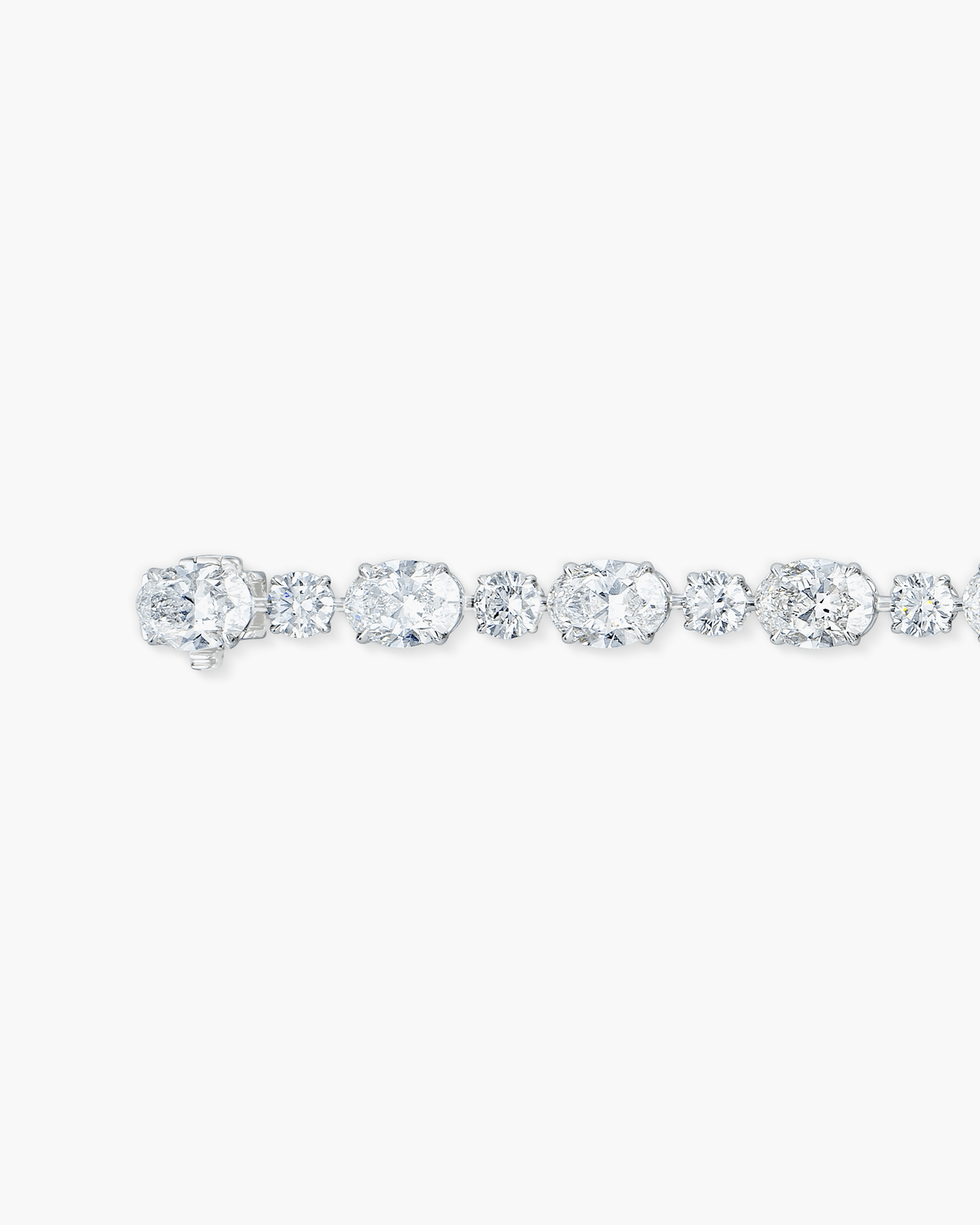 Oval Shape and Round Brilliant Cut Diamond Bracelet (1.00 carat)