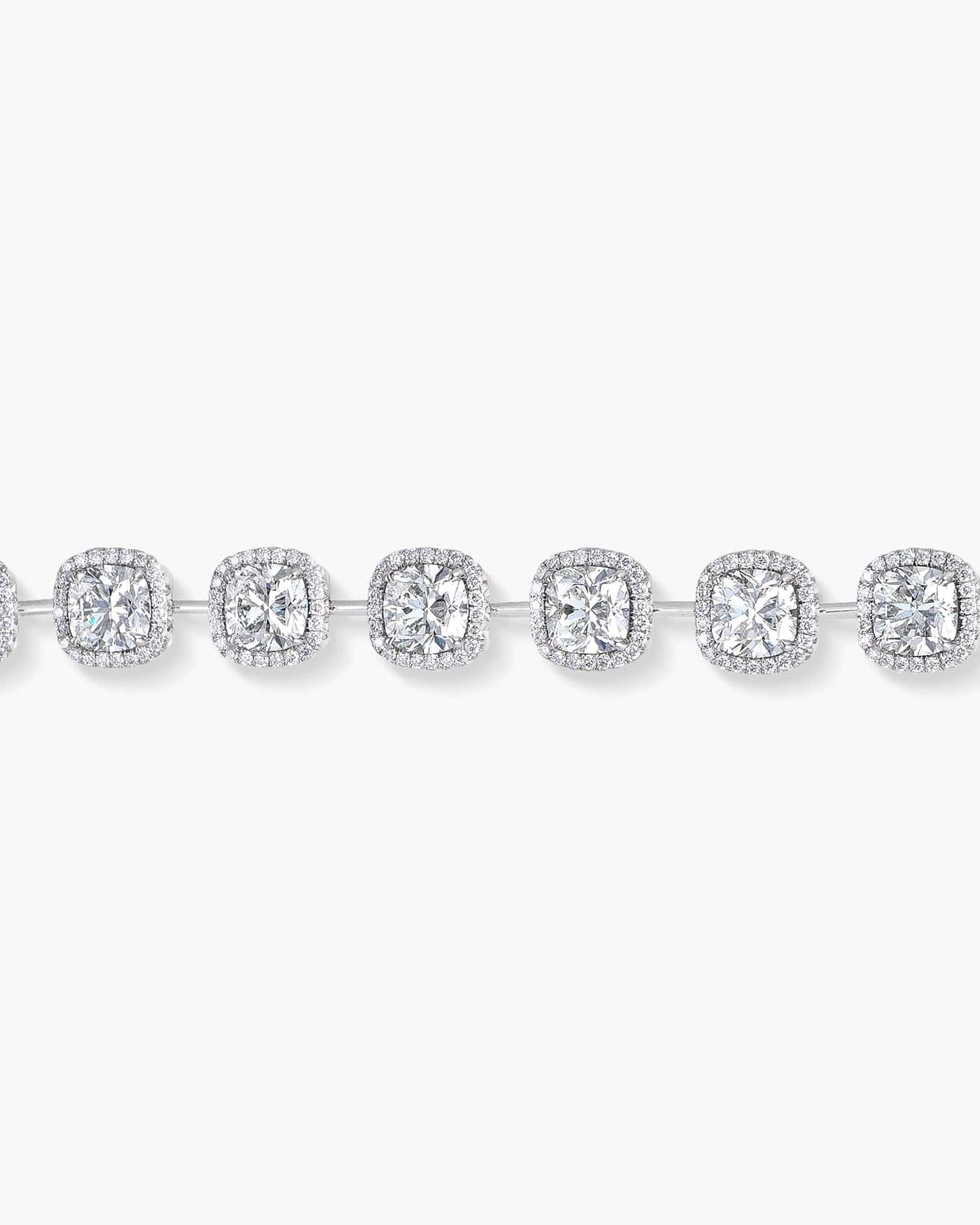 Cushion Cut and Round Brilliant Cut Diamond Bracelet (0.70 carat)