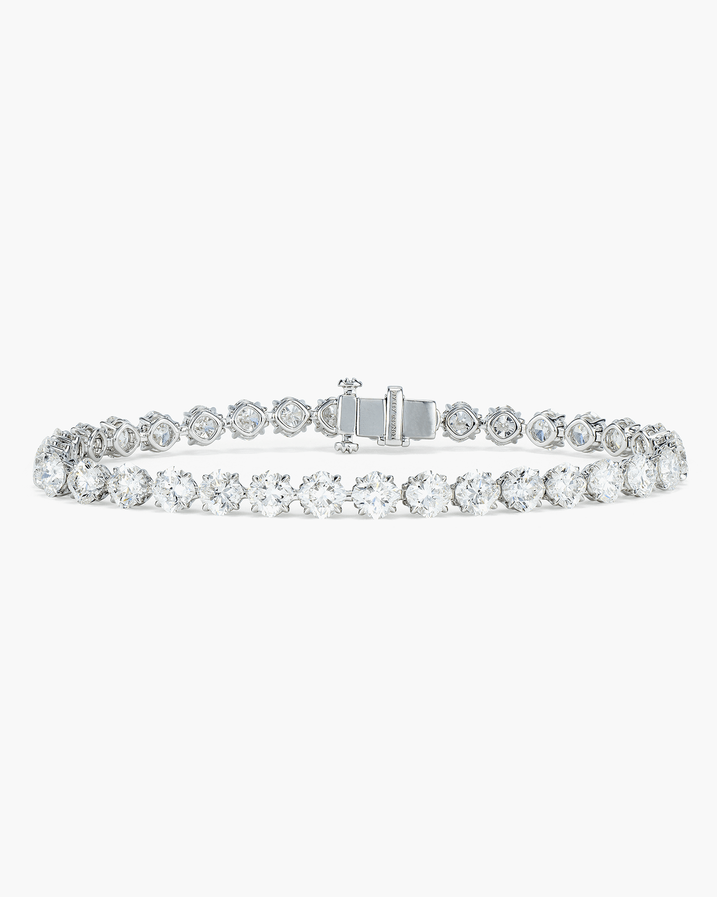 11.86 carat Cushion Cut Diamond Bracelet (0.30 carat)
