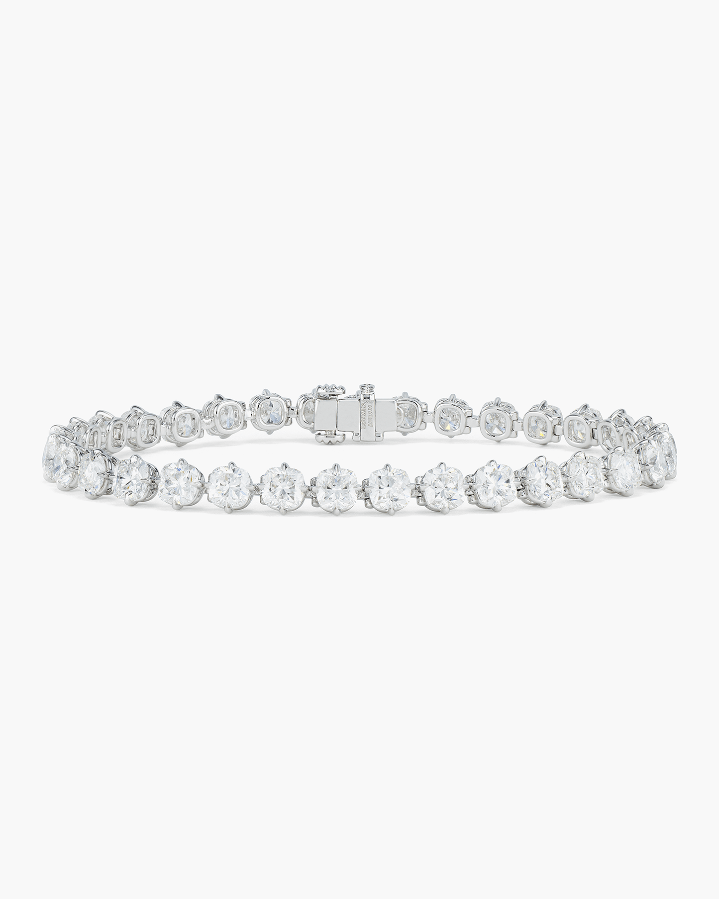 12.50 carat Cushion Cut Diamond Bracelet (0.30 carat)